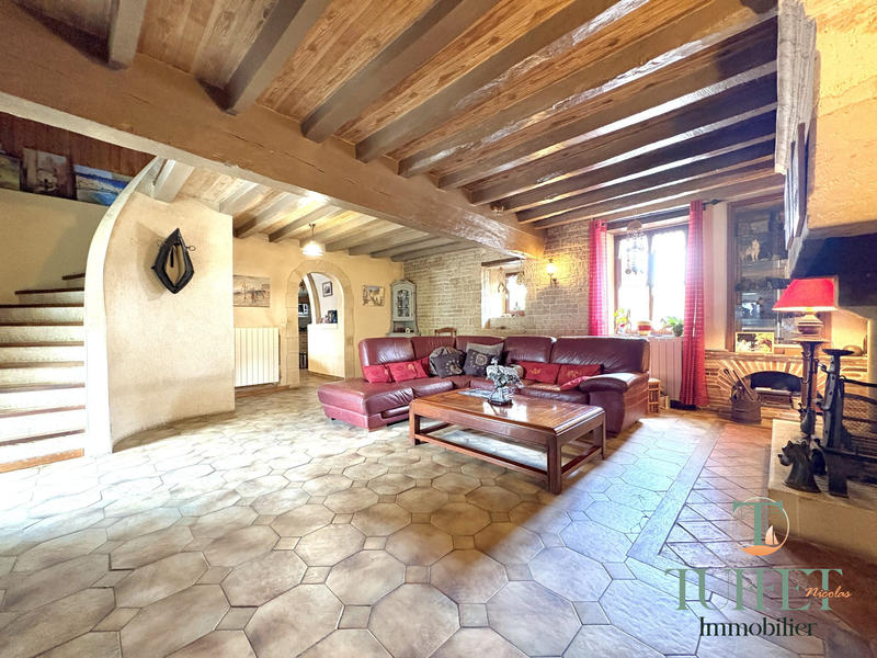 Maison - 274 m² - 9 pièces
