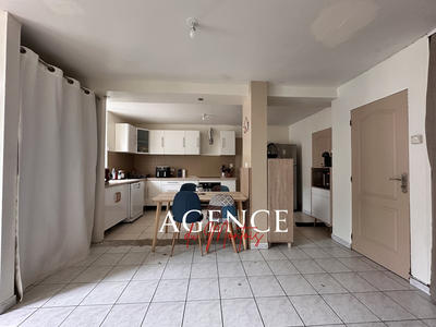 Maison - 151 m² - 6 pièces