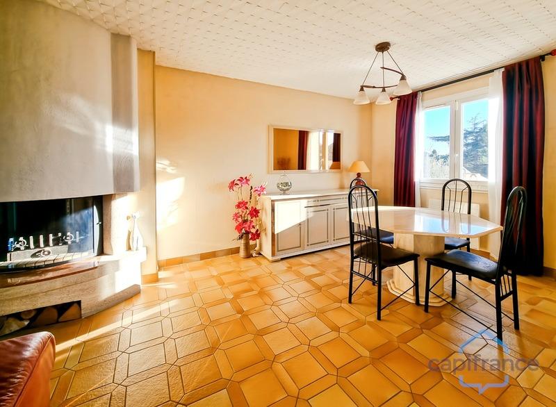 Maison - 222 m² - 8 pièces