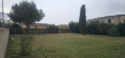 Terrain constructible - 1 200 m²