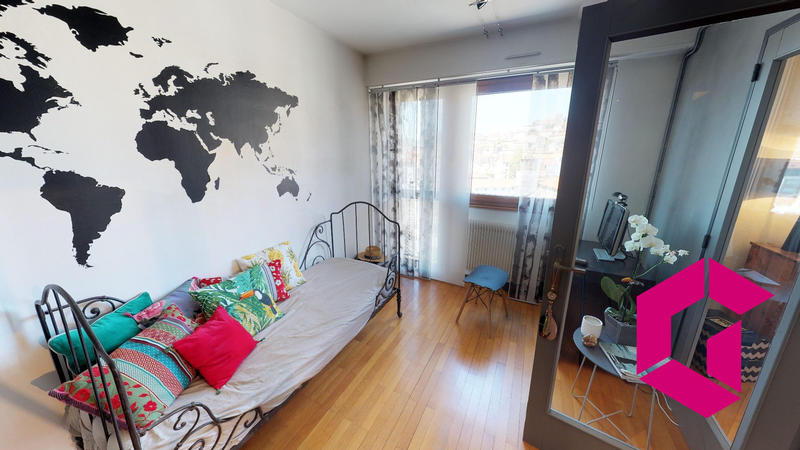 Appartement - 115 m² - 6 pièces