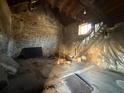 Grange - 80 m² - 1 pièce