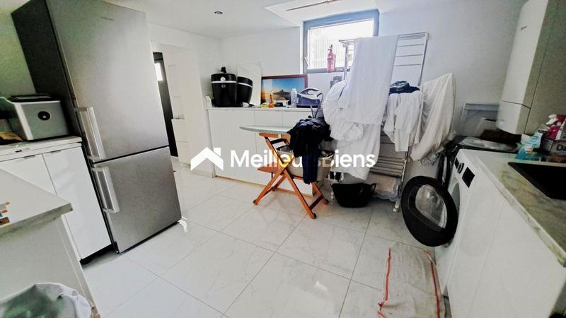 Maison - 219 m² - 8 pièces