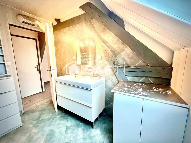 Maison - 180 m² - 11 pièces