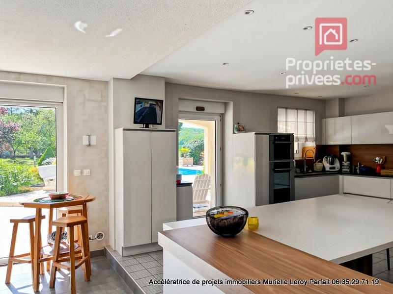 Maison - 319 m² - 7 pièces