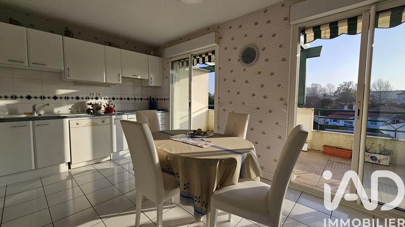 Appartement - 98 m² - 4 pièces