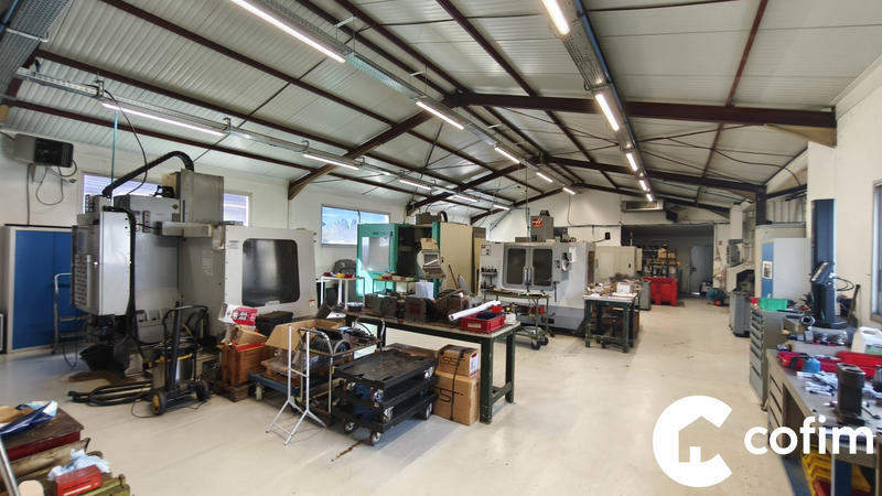 Local d'activités - 354 m²