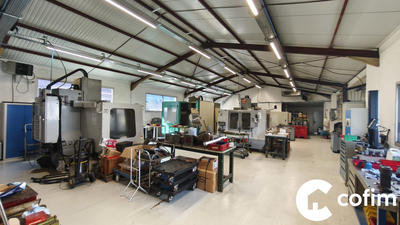 Local d'activités - 354 m²