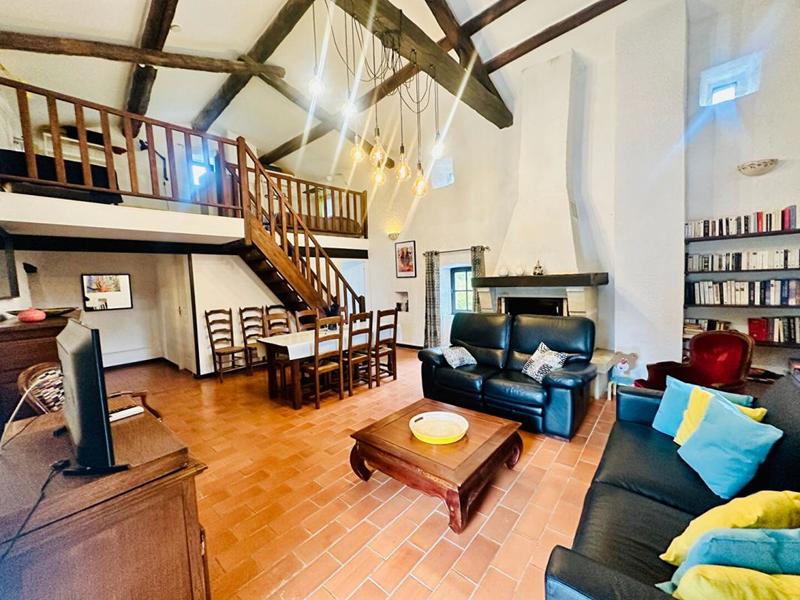 Maison - 211 m² - 8 pièces