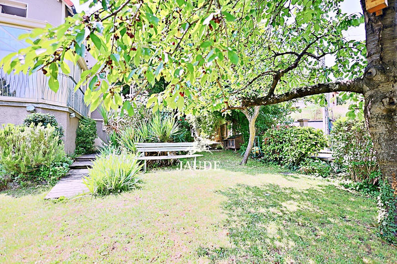 Maison - 196 m² - 7 pièces