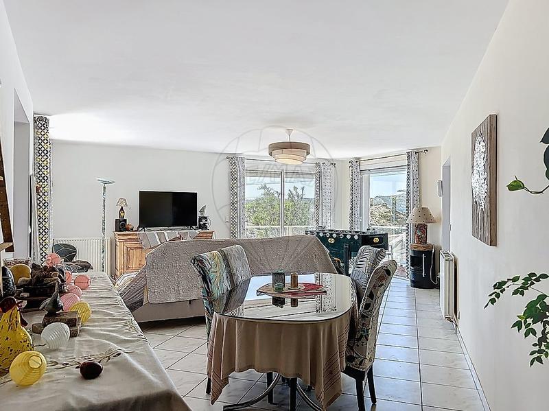 Maison - 180 m² - 6 pièces