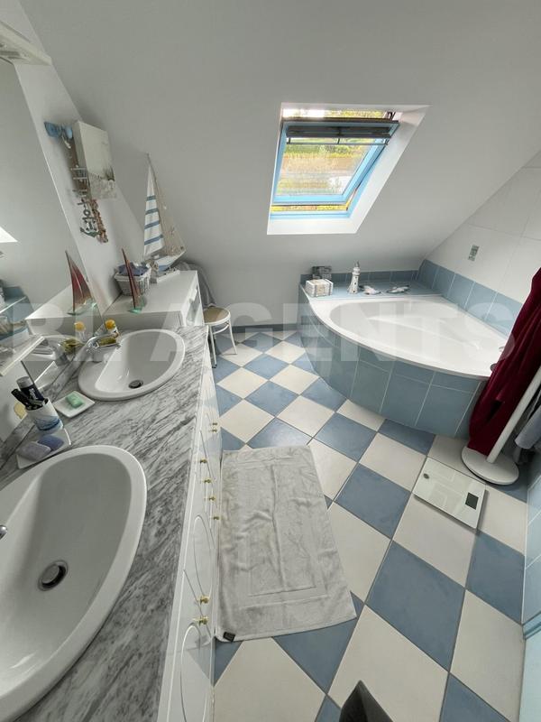 Maison - 144 m² - 6 pièces