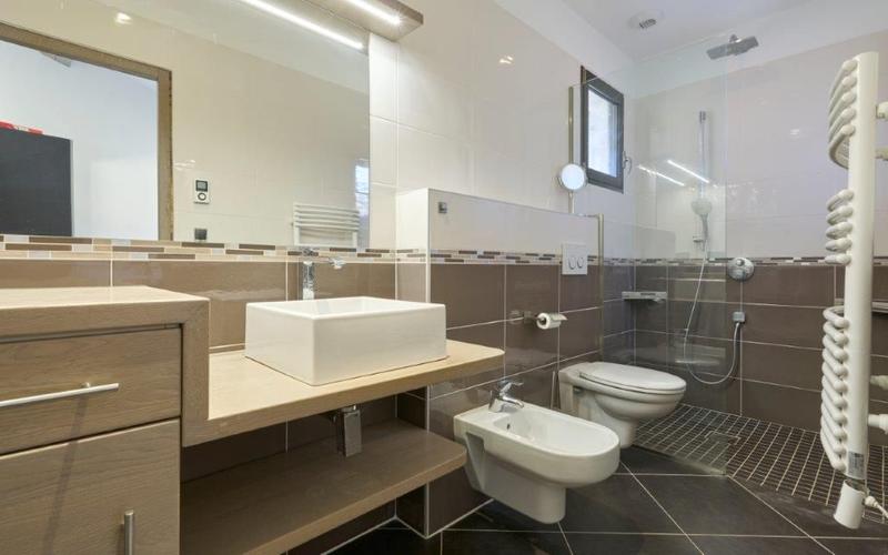 Maison - 281 m² - 7 pièces