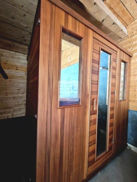 Maison - 220 m² - 8 pièces