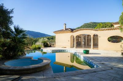 Maison - 195 m² - 6 pièces