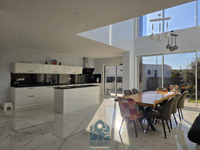 Maison - 224 m² - 6 pièces