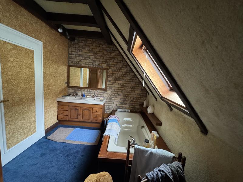 Maison - 236 m² - 7 pièces