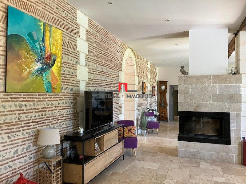 Maison - 400 m² - 12 pièces