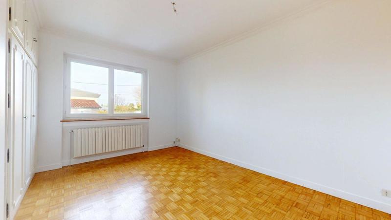 Maison - 225 m² - 8 pièces