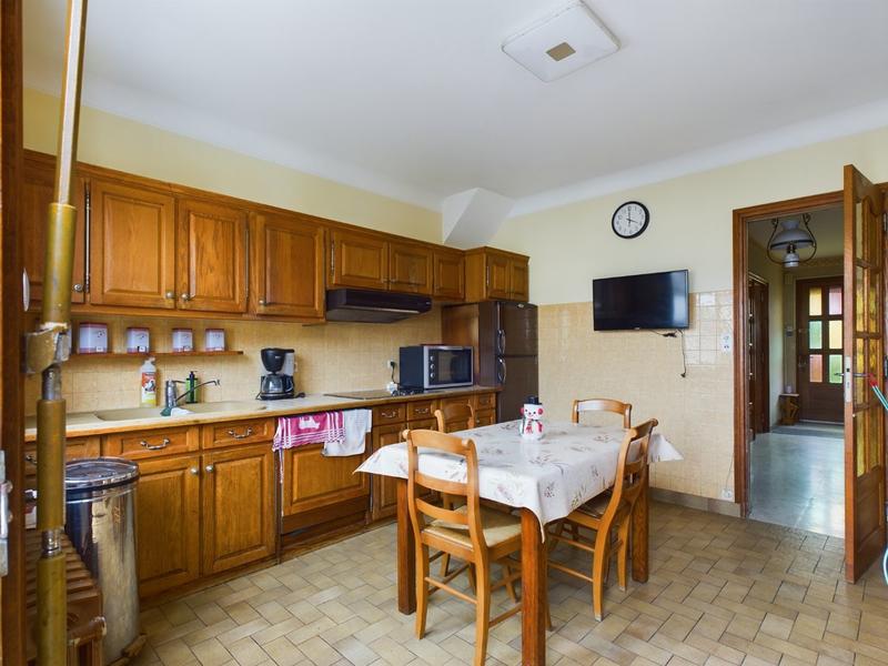 Maison - 253 m² - 10 pièces