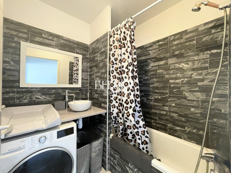 Appartement - 83 m² - 4 pièces