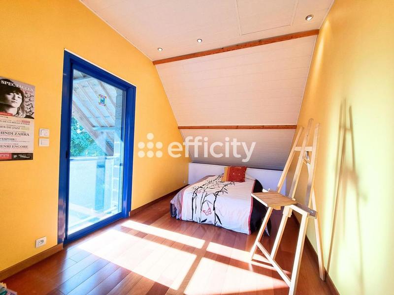 Maison - 237 m² - 7 pièces