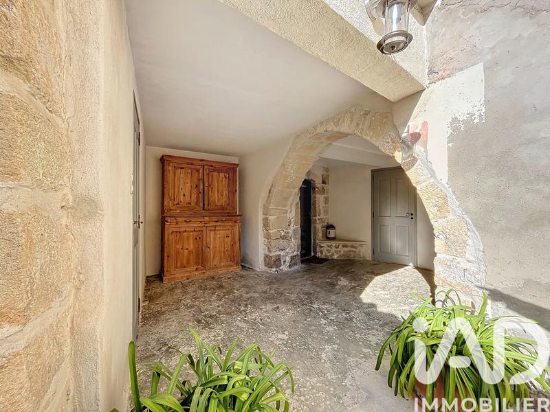 Maison - 220 m² - 5 pièces