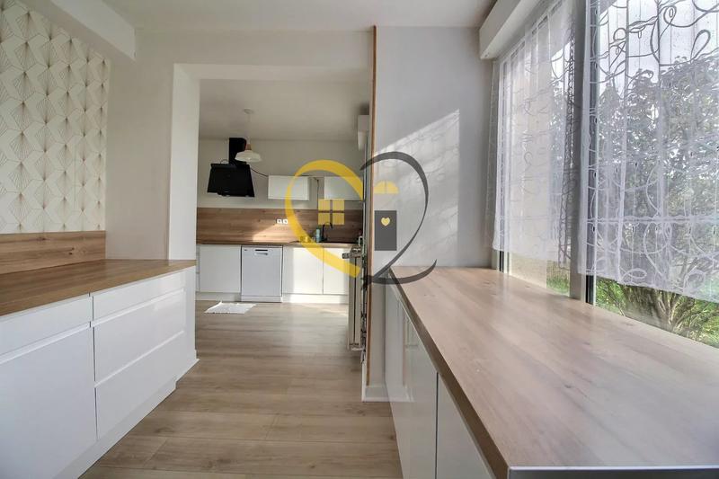 Maison - 96 m² - 4 pièces