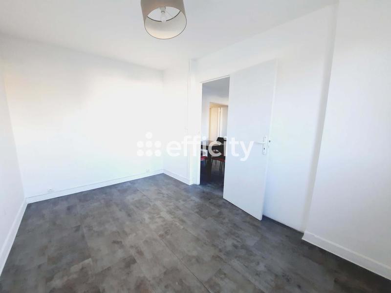 Appartement - 65 m² - 4 pièces