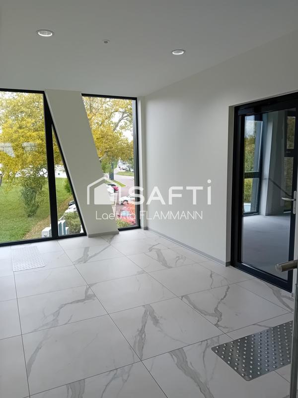 Local commercial - 154 m² - 1 pièce