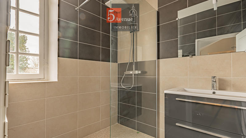 Maison - 198 m² - 7 pièces