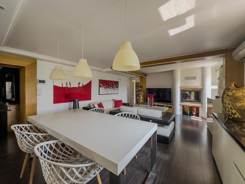 Maison - 204 m² - 6 pièces