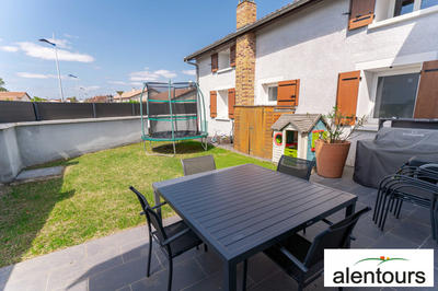 Maison - 92 m² - 5 pièces