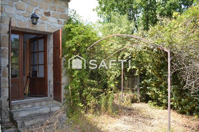 Maison - 696 m² - 30 pièces