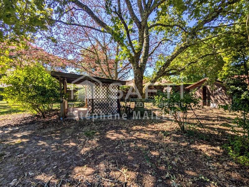 Villa - 270 m² - 9 pièces