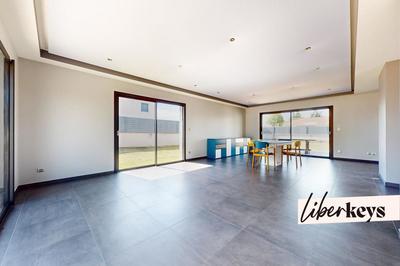 Maison d'architecte - 214 m² - 5 pièces