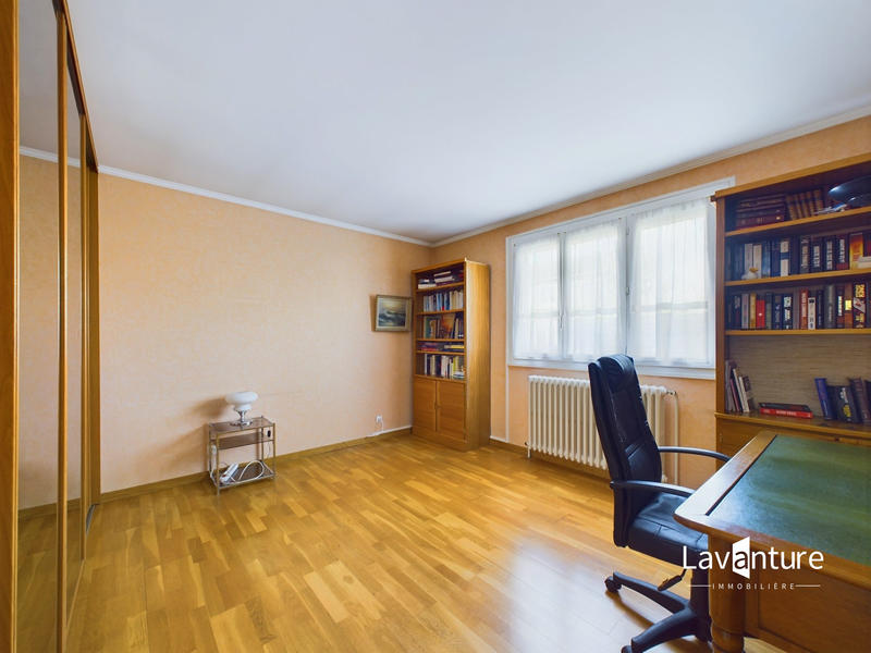 Maison traditionnelle - 145 m² - 7 pièces