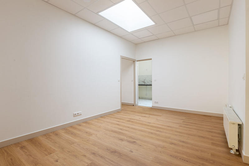 Local commercial - 90 m² - 4 pièces