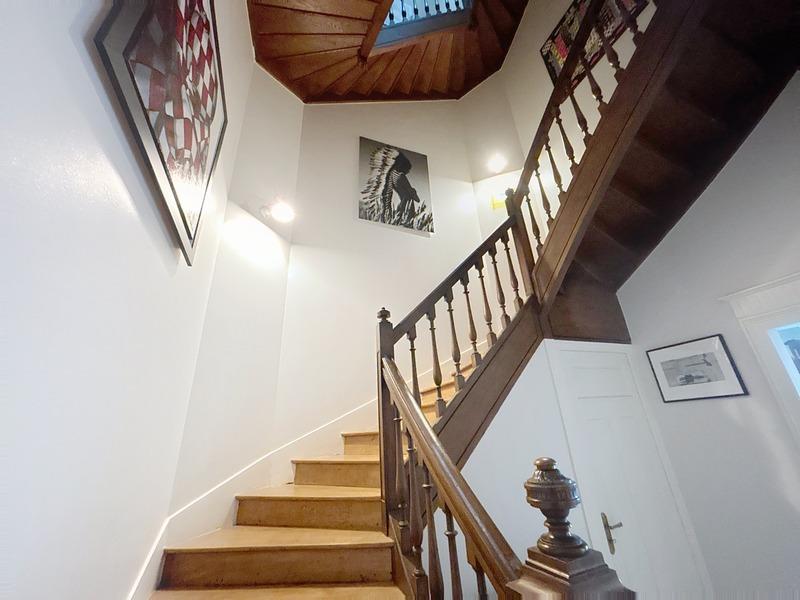 Maison bourgeoise - 488 m² - 16 pièces