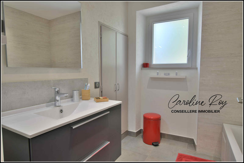 Maison - 137 m² - 5 pièces