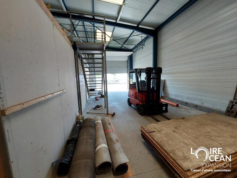Entrepôt - 336 m²