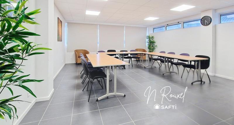 Local commercial - 50 pièces