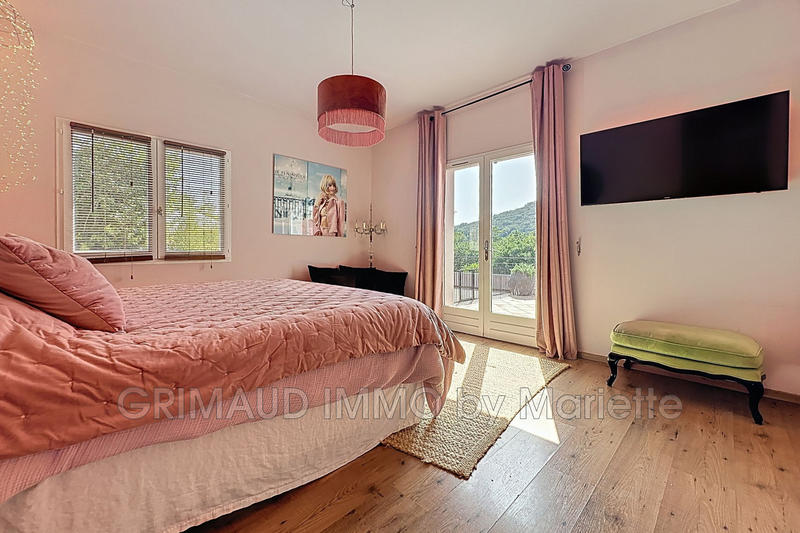 Villa - 280 m² - 10 pièces