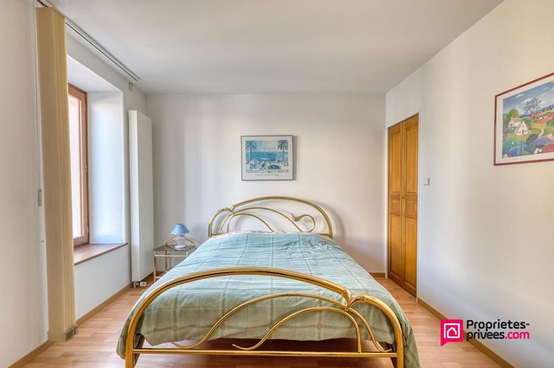 Maison - 274 m² - 8 pièces