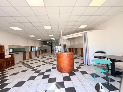 Local commercial - 177 m² - 3 pièces