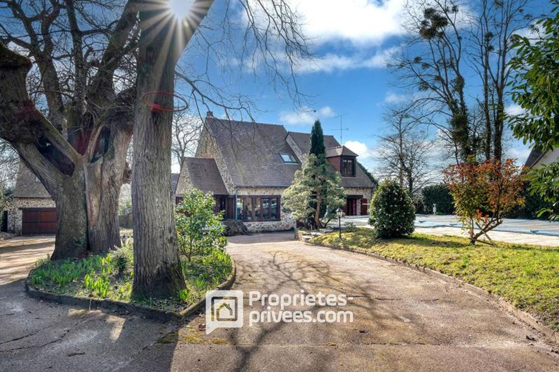 Maison - 205 m² - 8 pièces