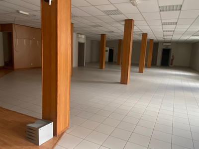 Local d'activités - 300 m²