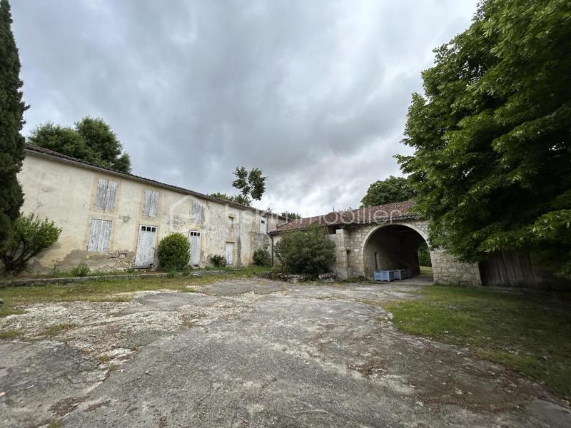 Propriété - 400 m² - 10 pièces