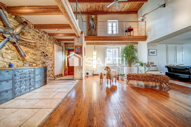 Maison - 335 m² - 11 pièces