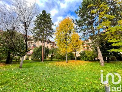 Appartement - 82 m² - 5 pièces